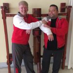 Sifu Jan-Holger mit Mentor Sifu Hans-Peter Edel nach dem Privat-Unterricht an der klassischen WingTsun-Holzpuppe