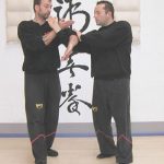 Anfang der 2000er Jahre mit damailigen Trainingskollegen Sifu Stefan Tebbe beim Üben der 1. Holzpuppen-ChiSao-Sektion