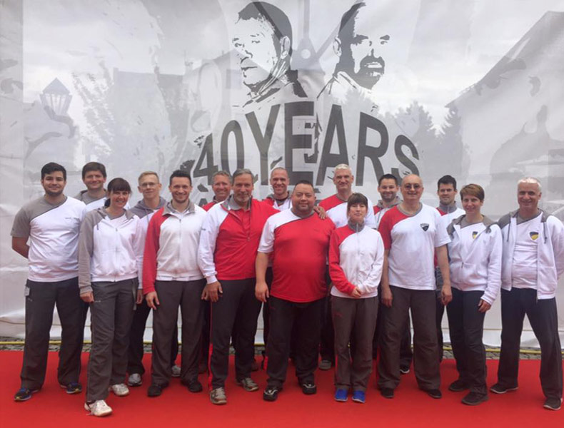 Sifu Andrè mit der Delegation der EWTO-Akademie Mittelrhein auf dem 40y-EWTO-Jubiläum 2016 (3. von rechts) Sifu Andrè mit der Delegation der EWTO-Akademie Mittelrhein auf dem 40y-EWTO-Jubiläum 2016 (3. von rechts)