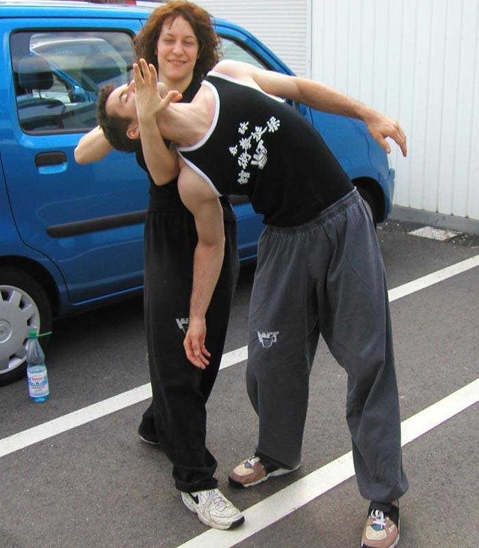 Frauen wurden Sifu André schon immer zum Verhängnis oder haben ihm den Kopf verdreht ;-) Frauen wurden Sifu André schon immer zum Verhängnis oder haben ihm den Kopf verdreht ;-)
